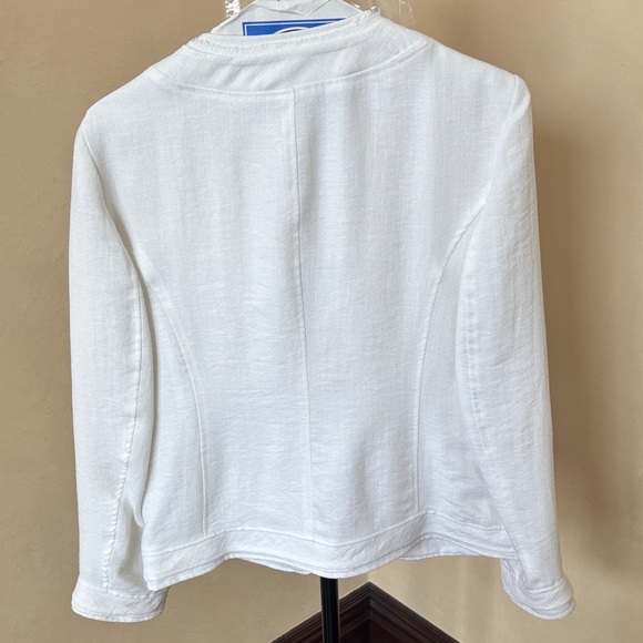 Chic White Ruffle Blazer - Picture 6 of 6